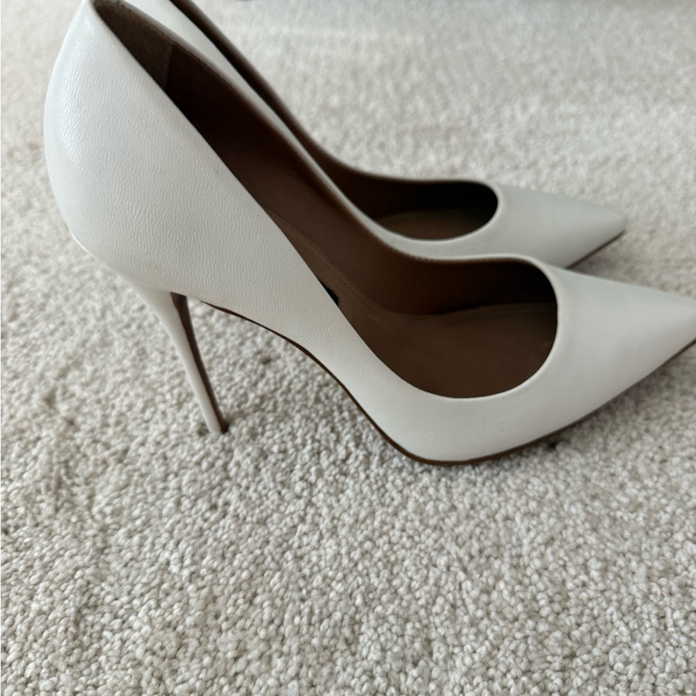 BCBGMaxAzria White Pointed-Toe Leather Pumps - Picture 2 of 3
